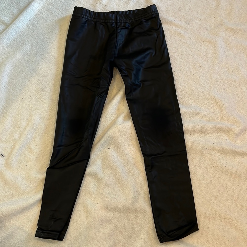 Stretchy faux leather leggings